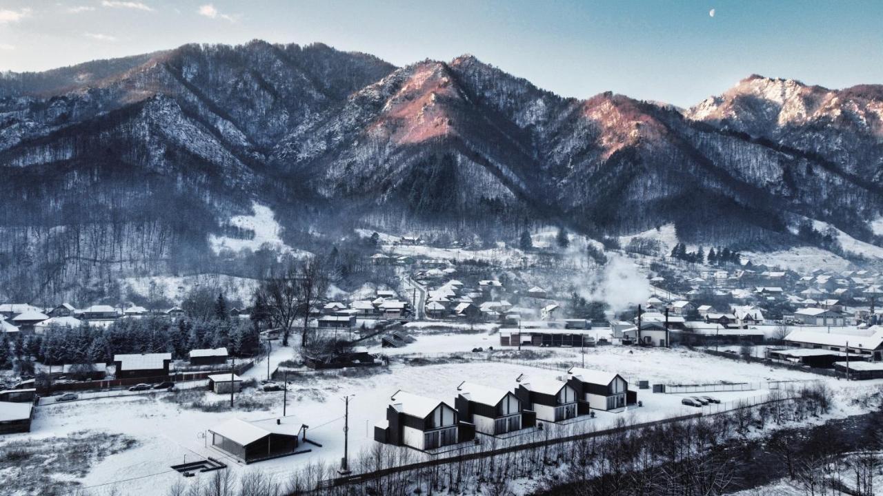 Complex Lunlo Village Brezoi Exterior foto